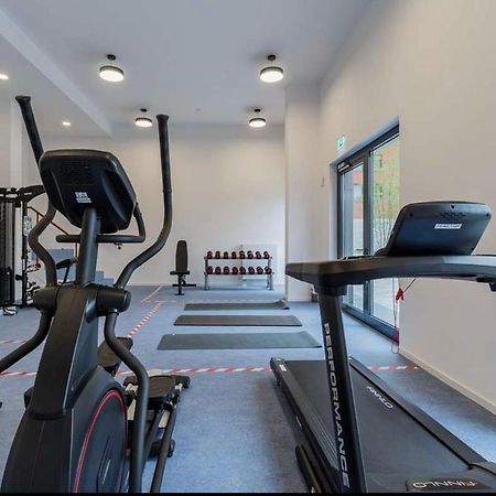 Studio Apartment Uber Den Wolken Берлин Екстериор снимка