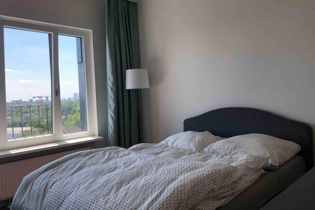 Studio Apartment Uber Den Wolken Берлин Екстериор снимка